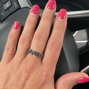 925 Sterling Silver Ring Size 8.5